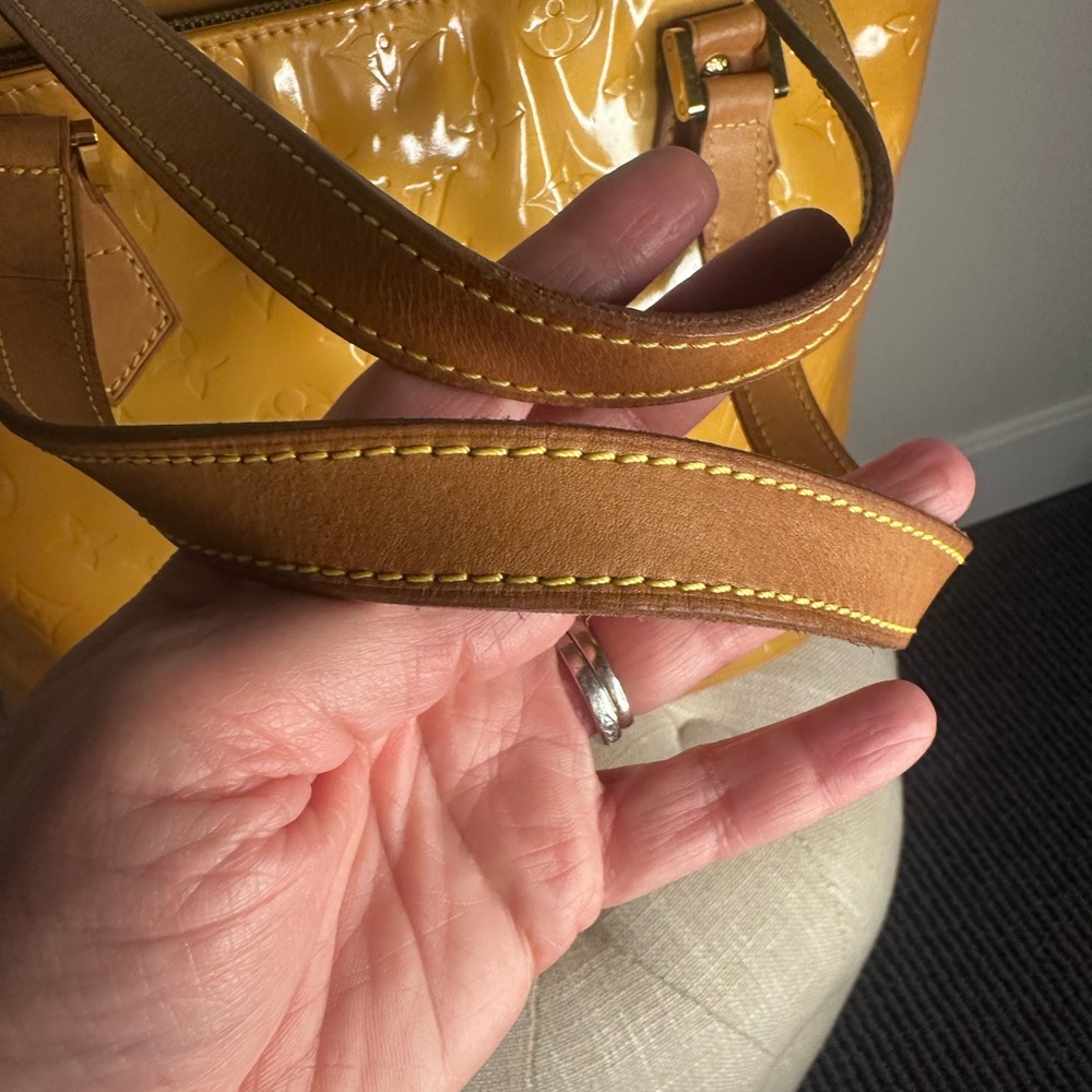 Louis Vuitton Glossy Vernis Tote Yellow - Picture 7 of 12